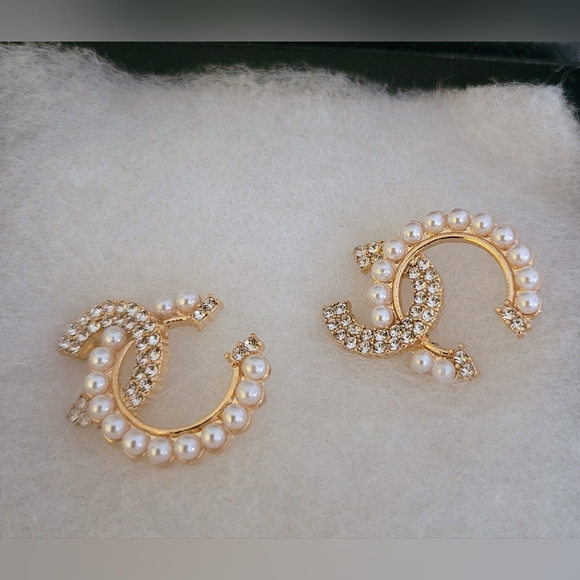 Chanel Style Earrings - Picture 3 of 8